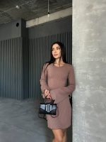 Сукня в рубчик із зав’язками на спині