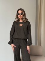 Вельветовий костюм із вирізом-сердечком