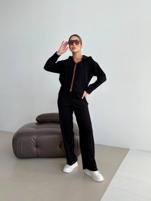 Вельветовий спортивний костюм з карманами Takamoda